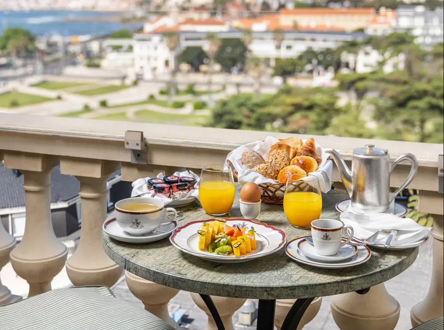Hotel Estoril Palácio image breakfast